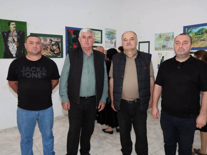 ცაგერის მუნიციპალიტეტის მერის მოადგილე მამუკა ლეთოდიანი და საკრებულოს თავმჯდომარის...